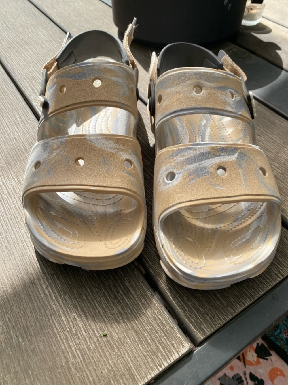 CROCS Men's Beige and White Camo Classic Sandals Size 11 - Picture 3 of 9